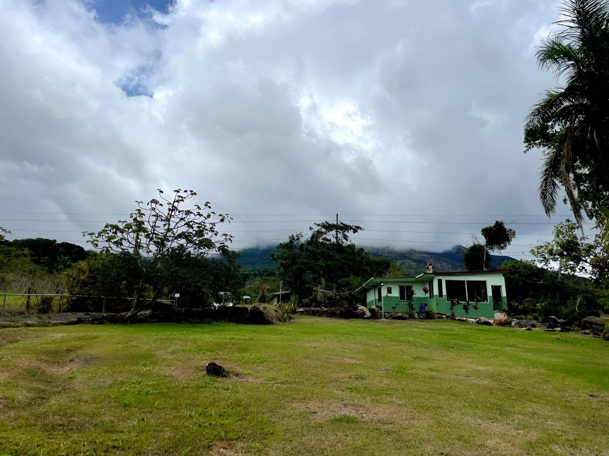Miravalles Volcano House Guayabal  ภายนอก รูปภาพ